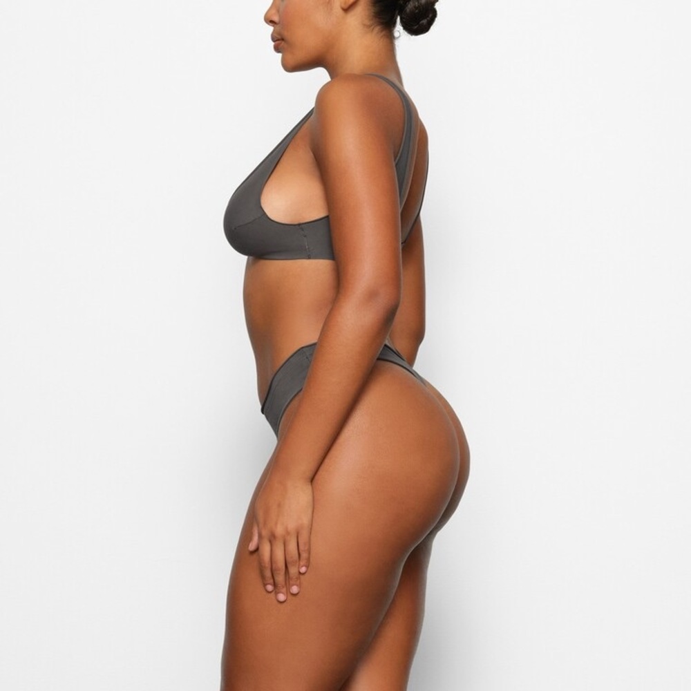 New SKIMS by Kim Kardashian Raw Edge Triangle Bralette in Gunmetal Size XL - Picture 3 of 9